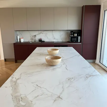 Luxury Penthouse Apartment In The City Centre דירה